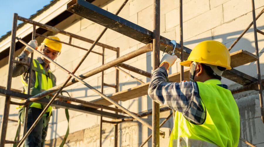 Professional gutter cleaning in North Haven, CT